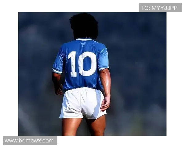 我国历史足球球星排名榜揭晓 足坛传奇人物谁能登顶的精彩对比